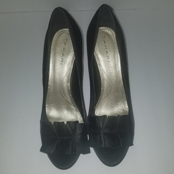 Tahari 4 Inch Sloan Open Toe Satin Fabric Heels Size 6.5 EUC! - Picture 1 of 7